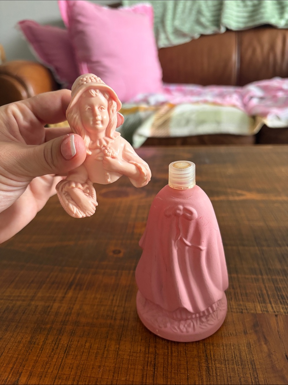 Avon Vintage Pink Resin Girl Figurine Glass Bottle - Picture 4 of 4